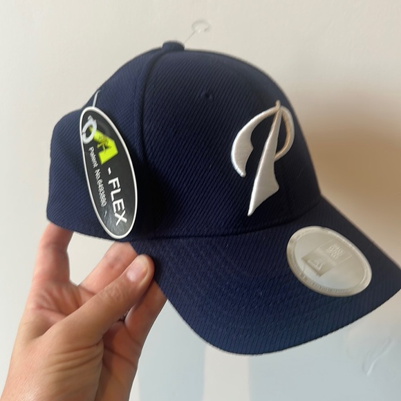 New Era Other - New new era padres navy a flex cap small